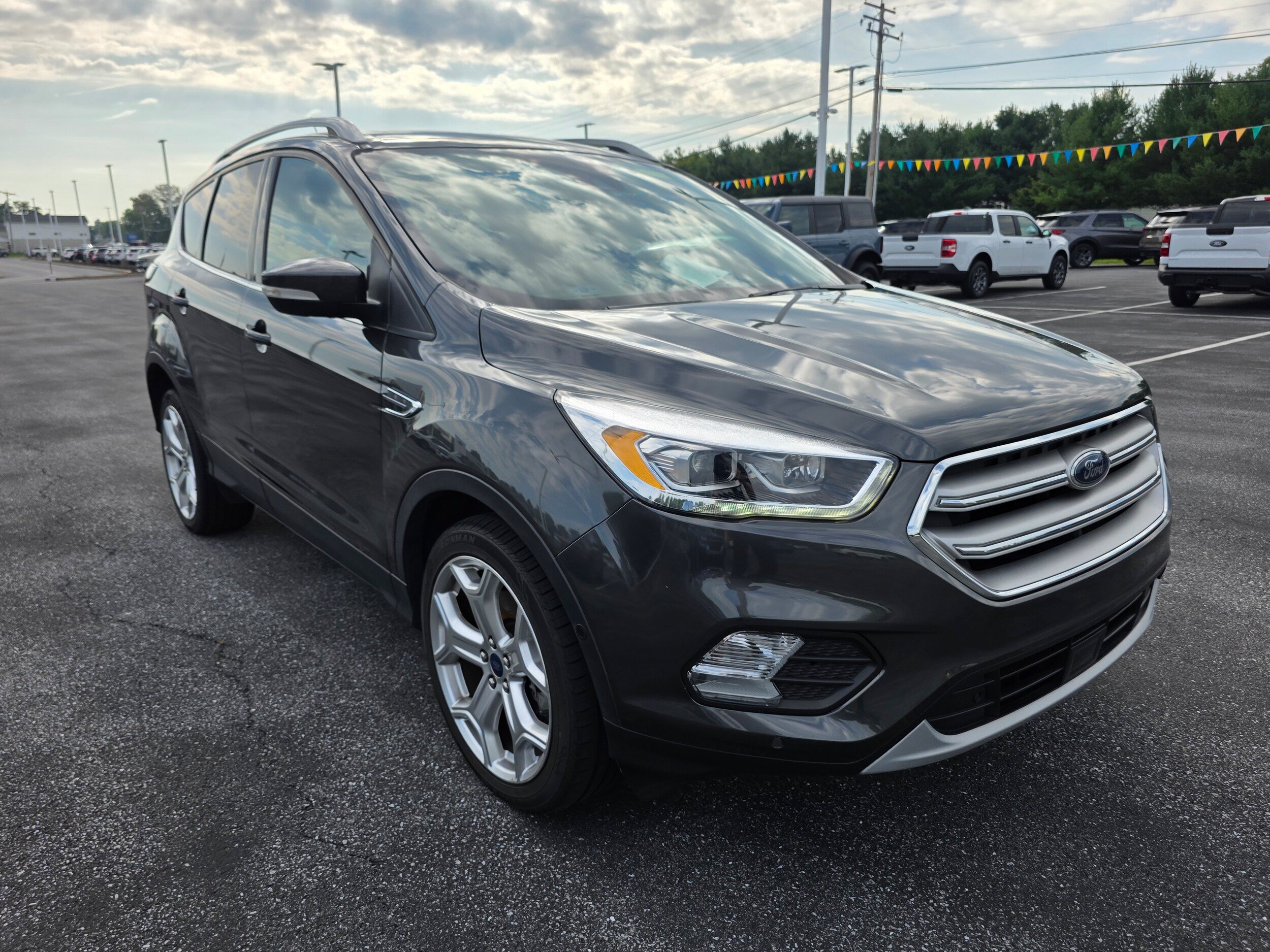 Used 2018 Ford Escape Titanium w/ Ford Safe & Smart Package AWD/4WD image 5