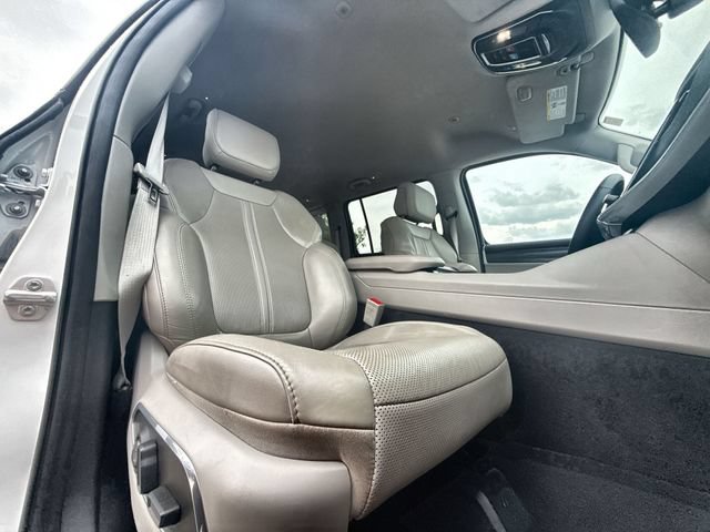 Used 2024 Jeep Wagoneer Series II w/ Flexible Seating Group RWD image 25