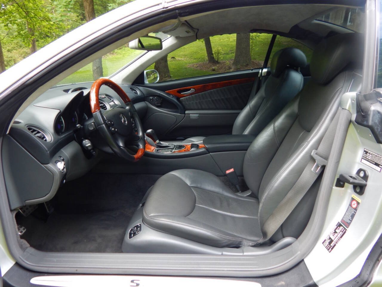 Used 2005 Mercedes-Benz SL 600 w/ AMG Sport Pkg image 16