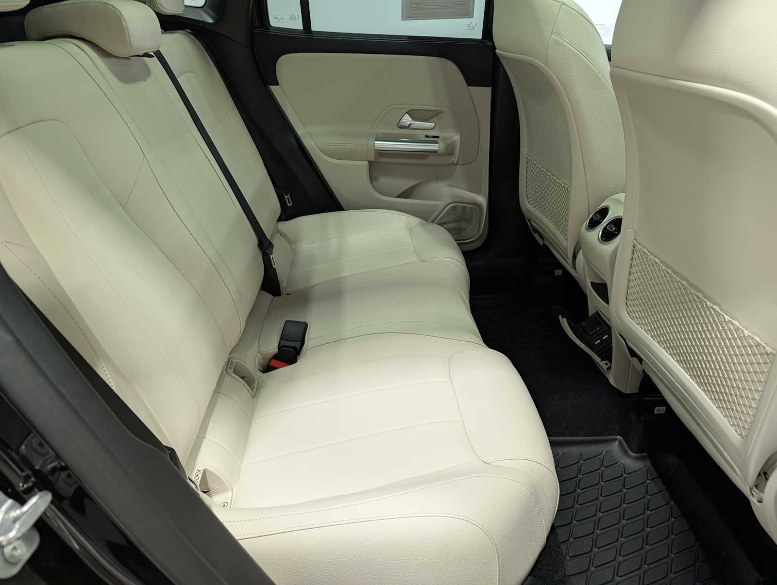Certified 2026 Mercedes-Benz GLA 250 4MATIC image 37