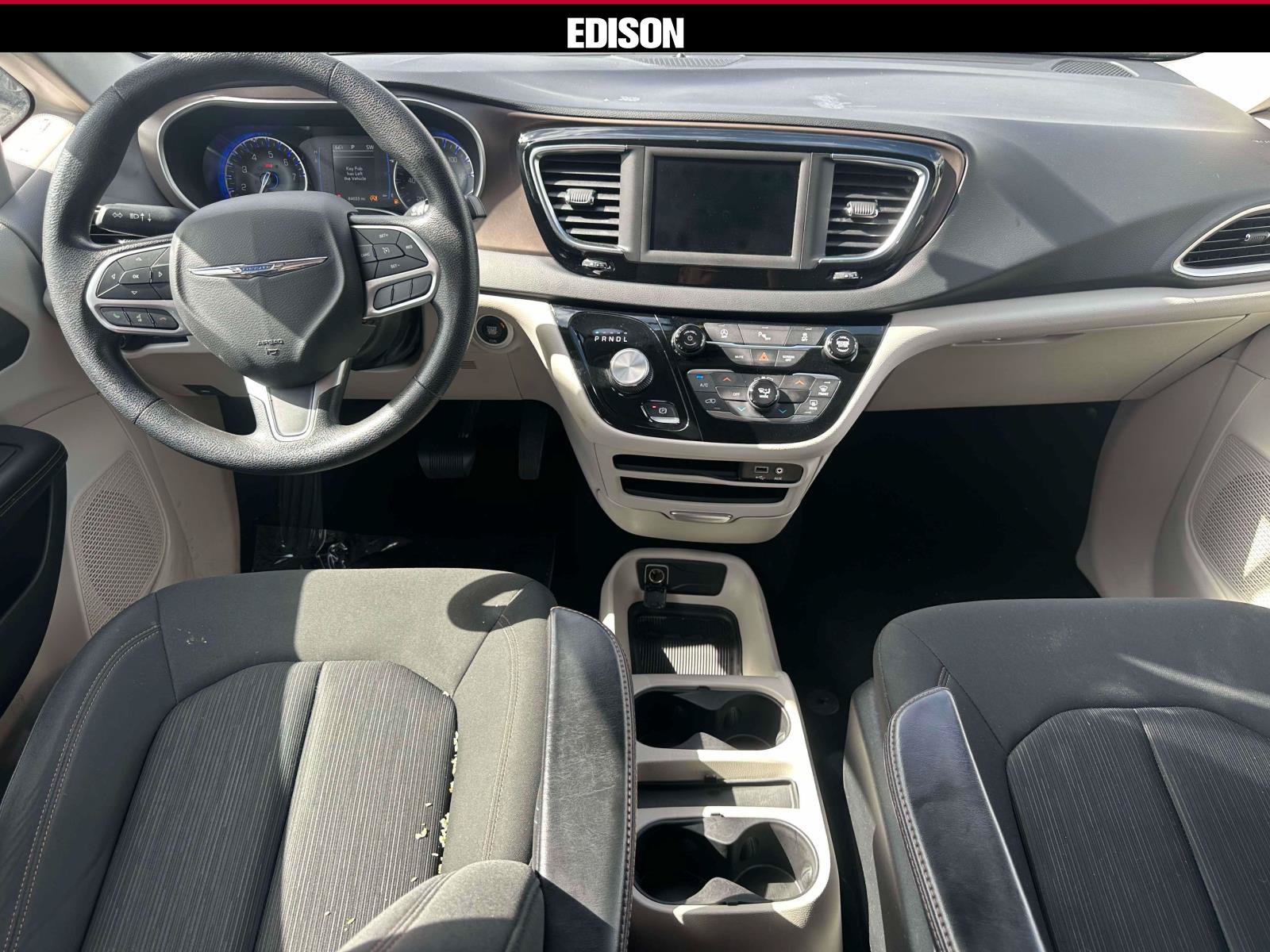 Used 2019 Chrysler Pacifica LX FWD image 12