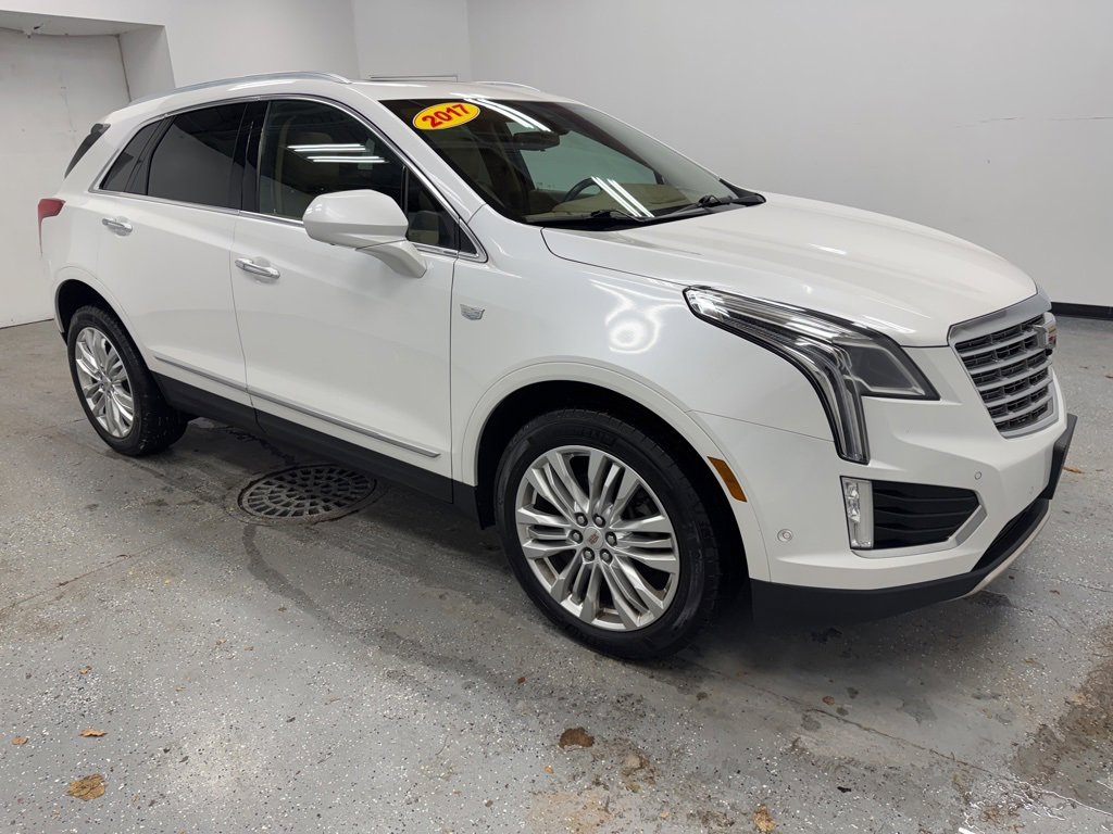 Used 2017 Cadillac XT5 Platinum image 2