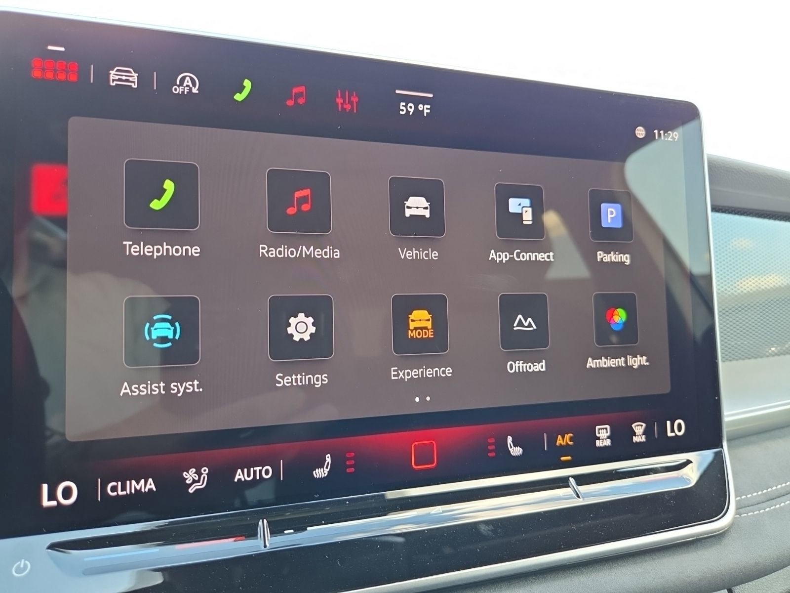 New 2026 Volkswagen Tiguan SE R-Line AWD/4WD image 28