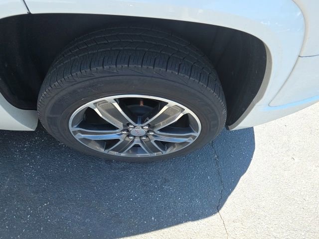 Used 2018 GMC Acadia Denali w/ Technology Package AWD/4WD image 8