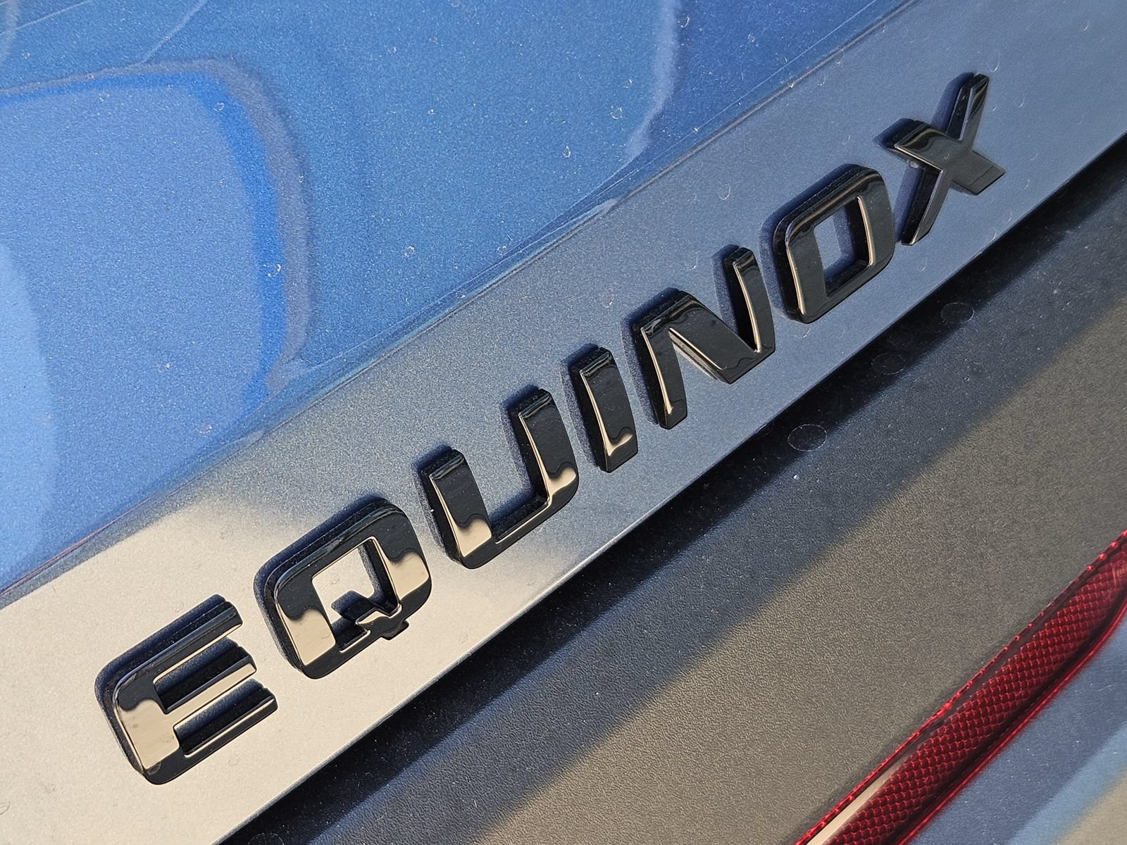 New 2027 Chevrolet Equinox LT w/ Midnight Edition FWD image 13