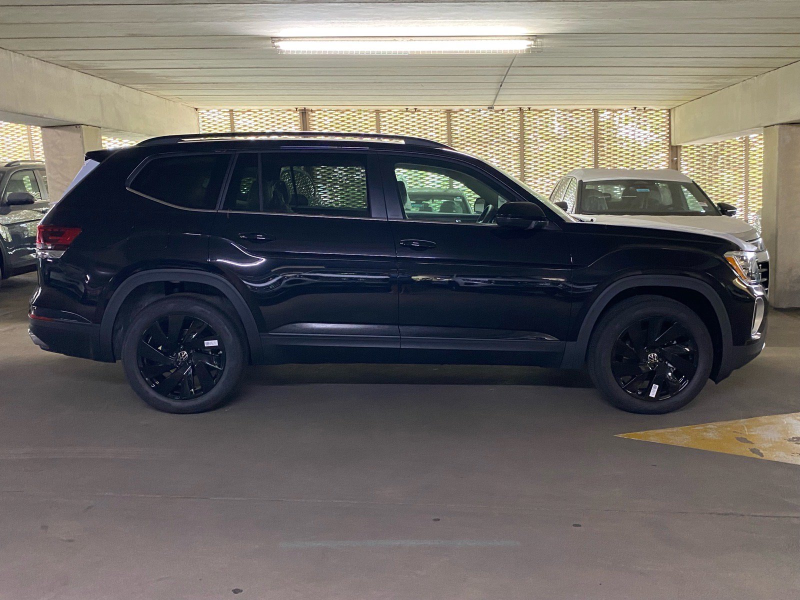 New 2026 Volkswagen Atlas SE FWD image 2
