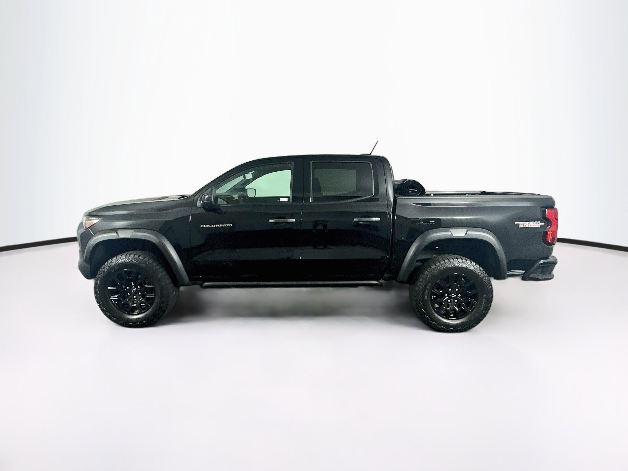 Used 2024 Chevrolet Colorado Trail Boss w/ Technology Package AWD/4WD image 4