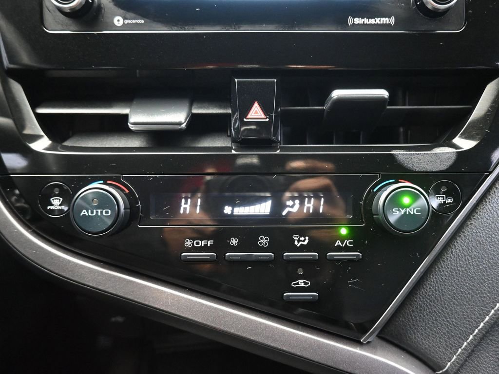 Used 2023 Toyota Camry SE image 19