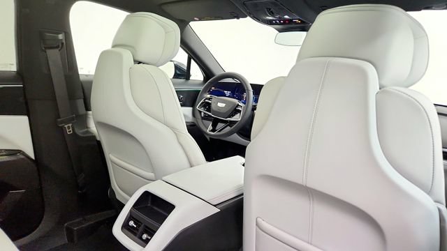 Used 2025 Cadillac Lyriq Luxury AWD/4WD image 42