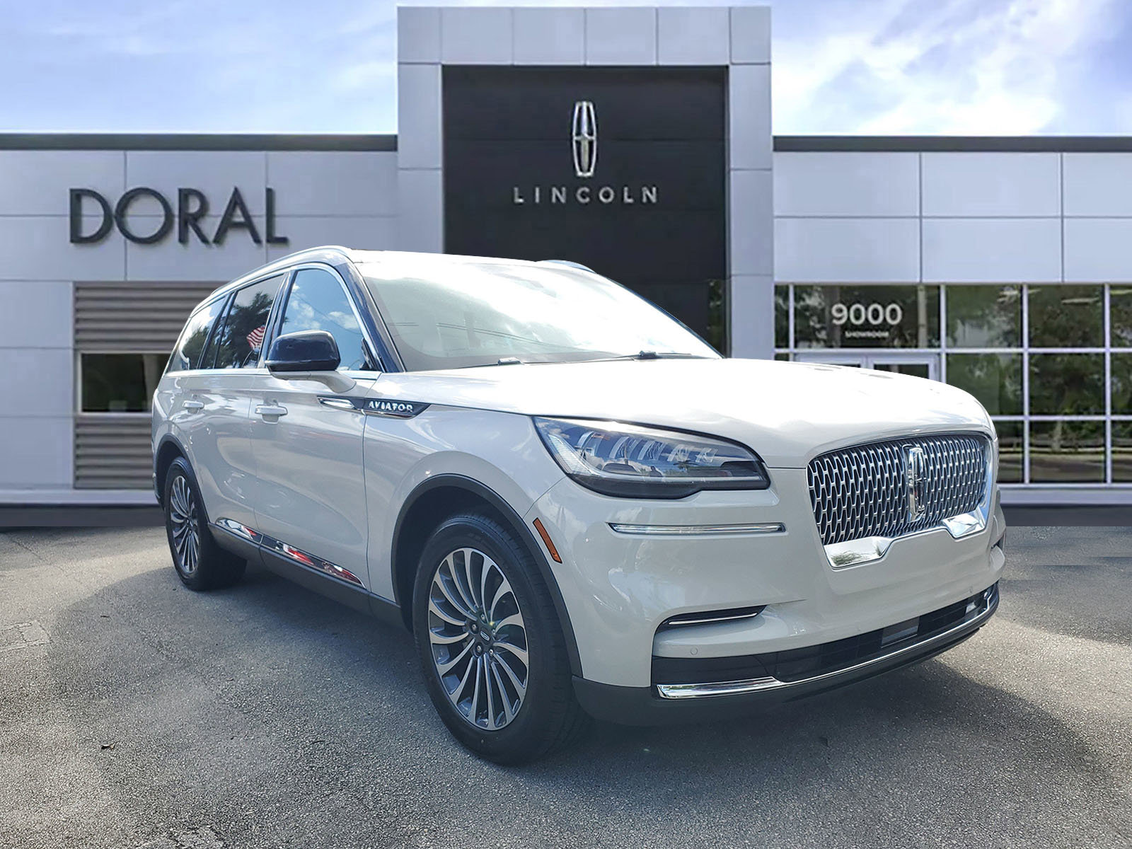 Certified 2022 Lincoln Aviator Reserve w/ Elements Package Plus image 1