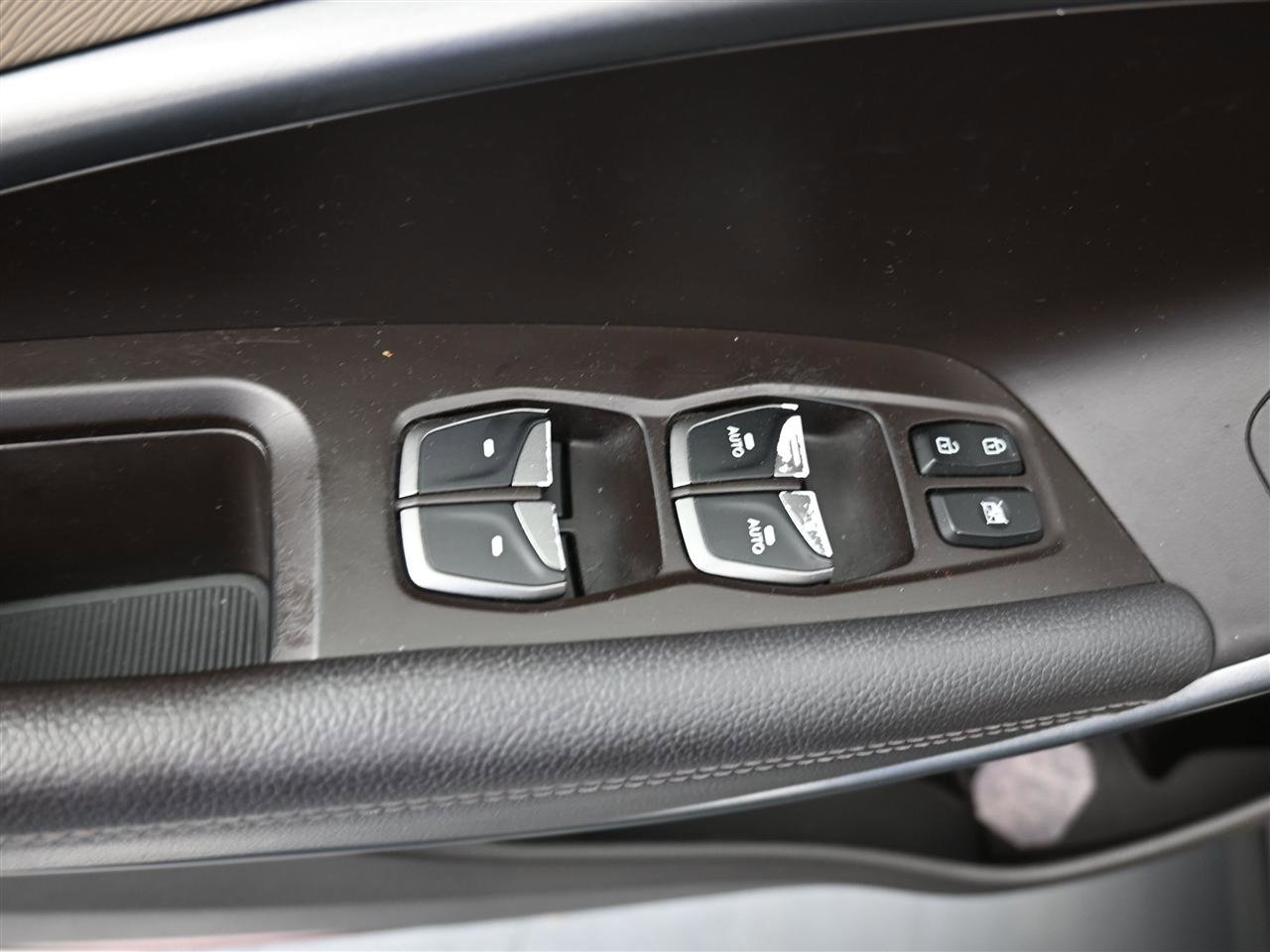 Used 2018 Hyundai Santa Fe Sport image 14