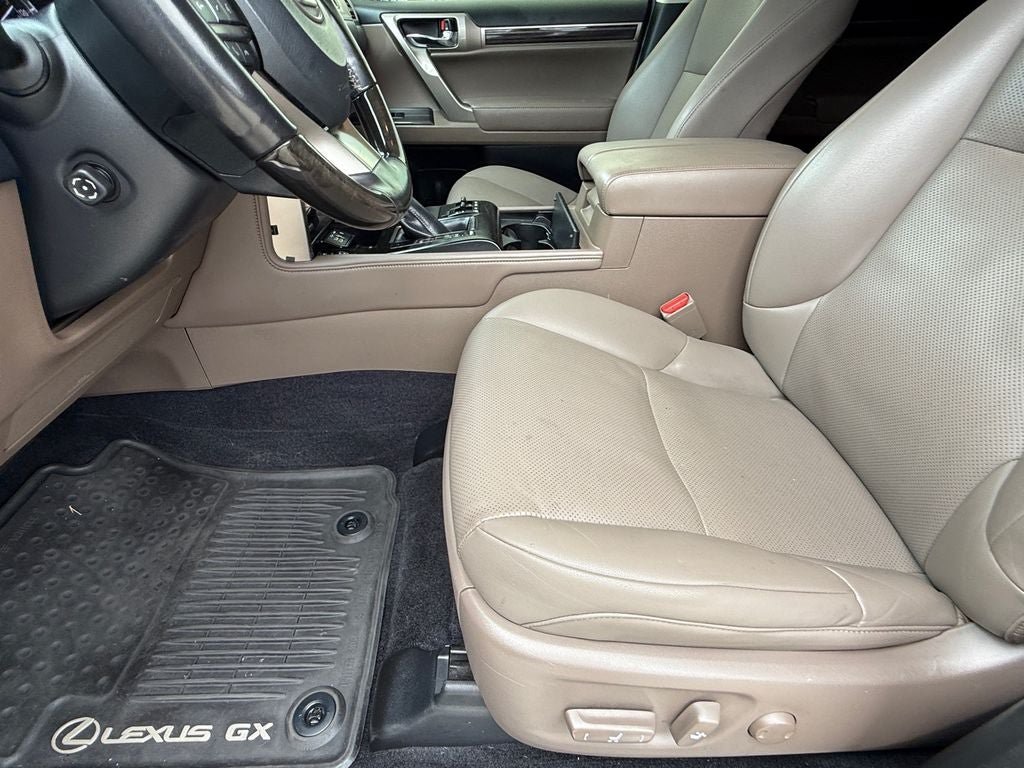 Used 2020 Lexus GX 460 Premium w/ Premium Package AWD/4WD image 12