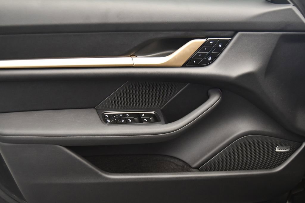Certified 2025 Porsche Taycan 4S image 39