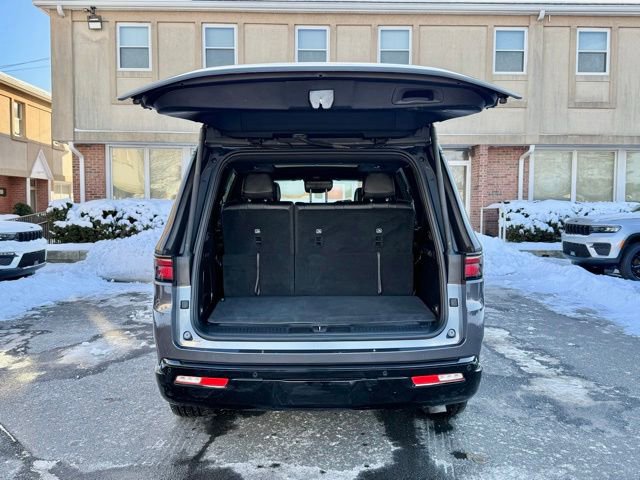 Used 2025 Jeep Wagoneer Series II w/ Convenience Group I image 11