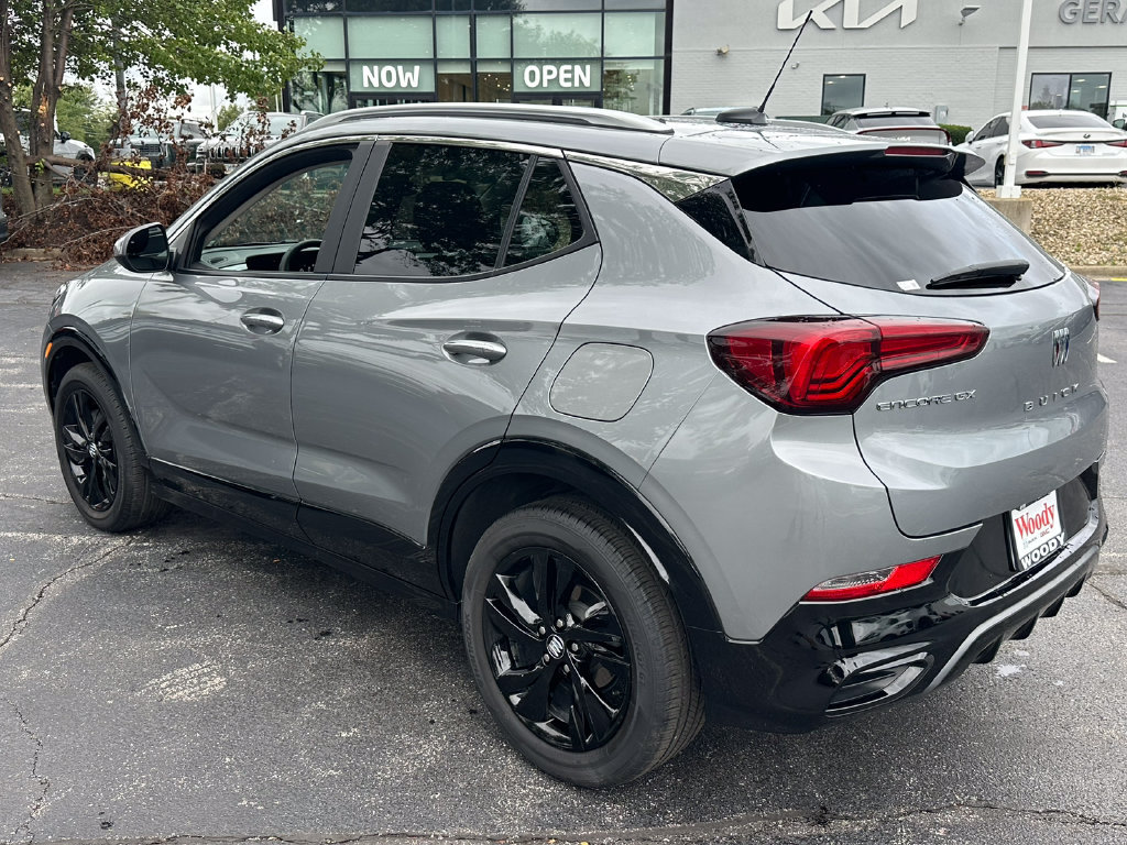 Used 2024 Buick Encore GX Sport Touring FWD image 7