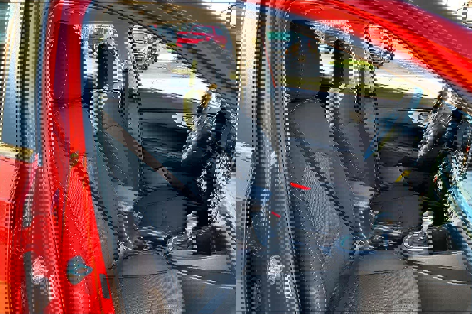 Used 2022 Kia Forte LXS image 9