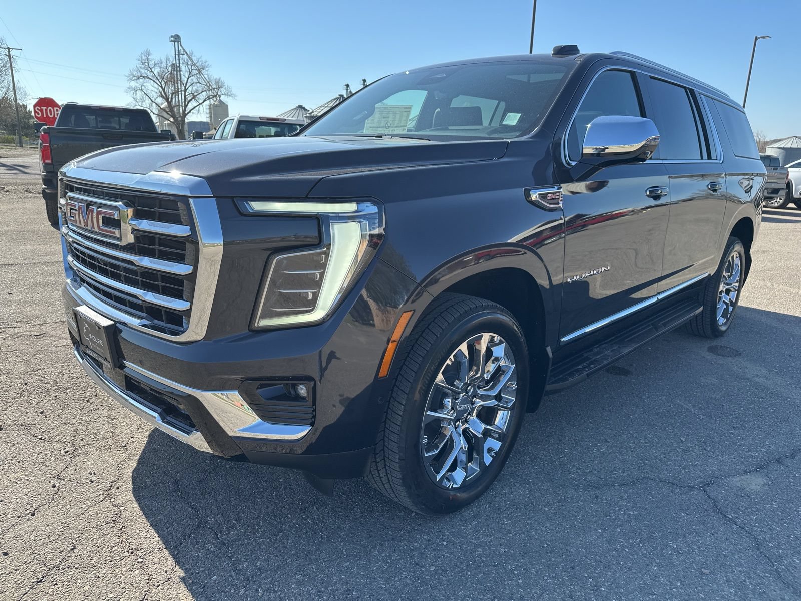 New 2026 GMC Yukon XL Elevation AWD/4WD image 3
