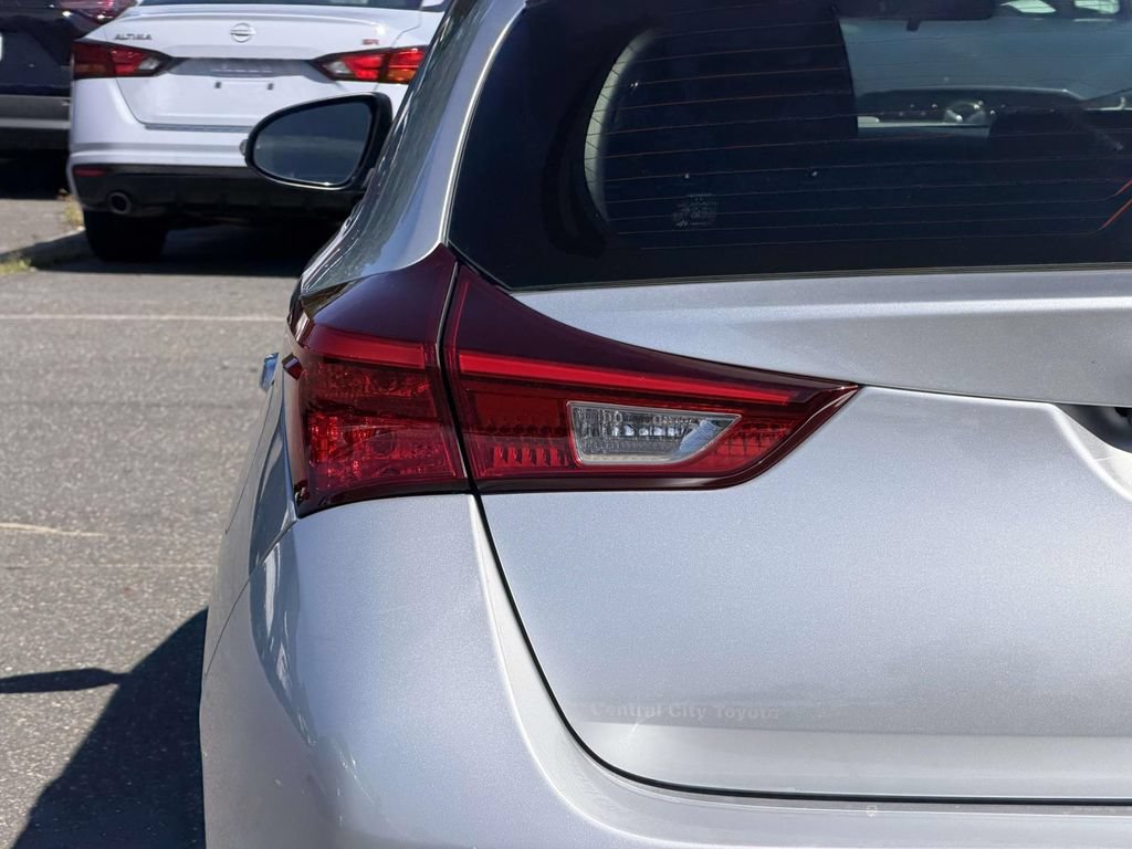 Used 2018 Toyota Corolla iM w/ All-Weather Mat Package FWD image 12