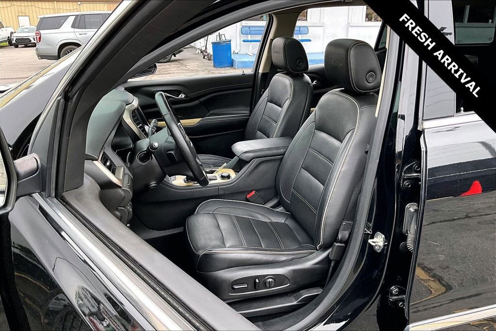 Used 2019 GMC Acadia Denali w/ Technology Package FWD image 19