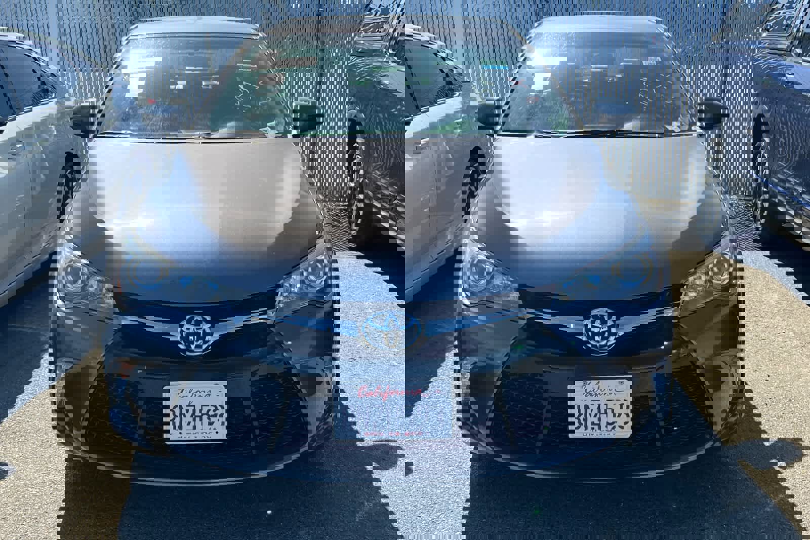 Used 2017 Toyota Camry SE image 2