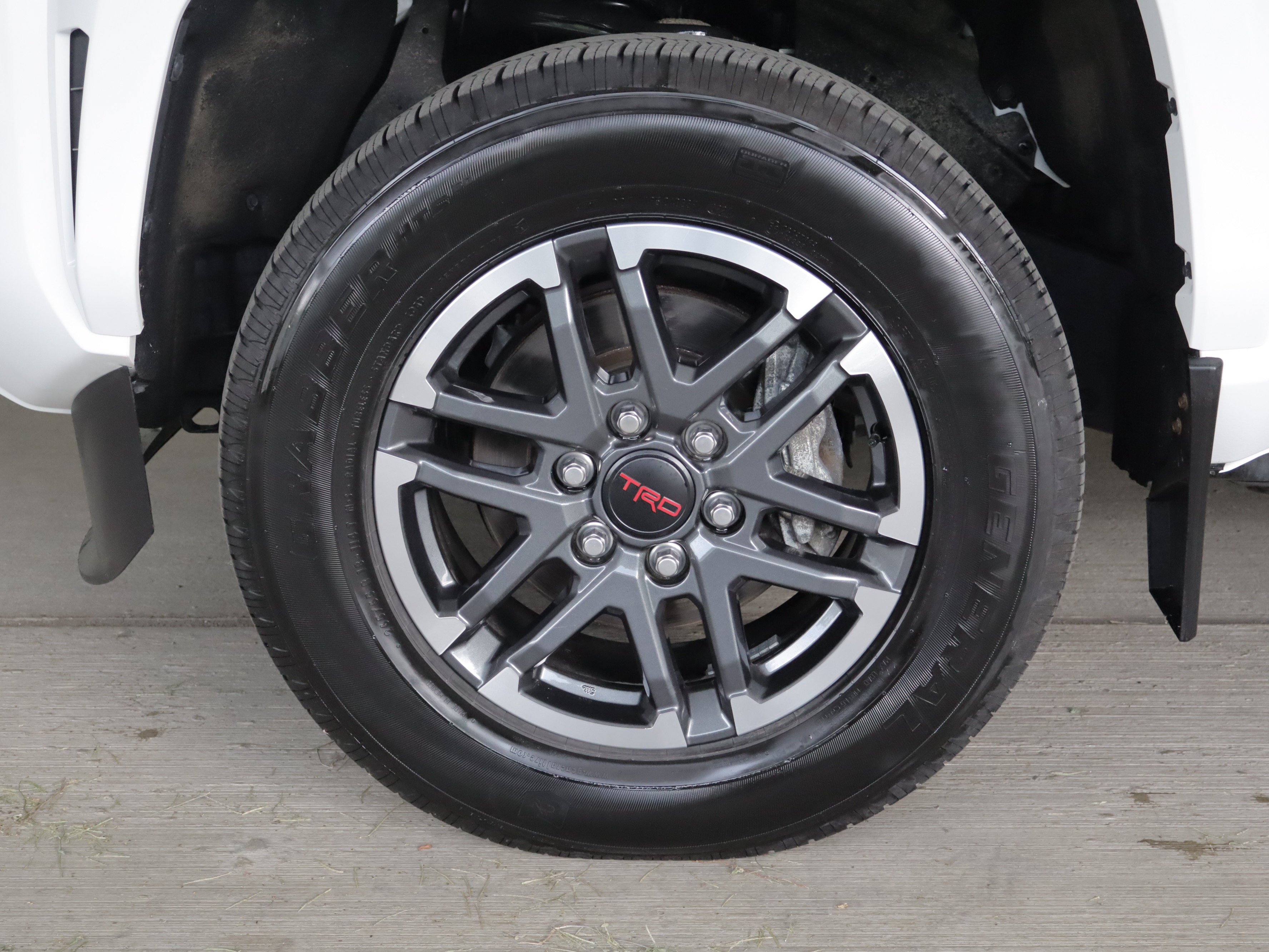 Used 2024 Toyota Tacoma TRD Sport w/ TRD Sport Upgrade Package AWD/4WD image 29