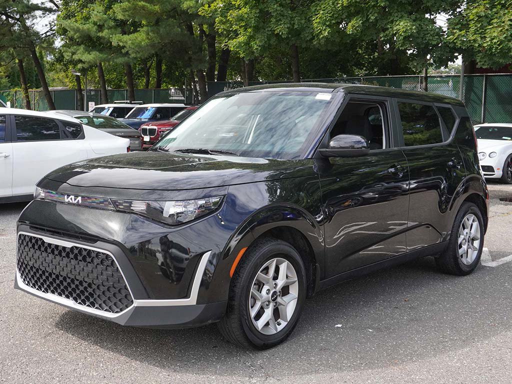 Used 2024 Kia Soul LX w/ Option Group 015 FWD image 7