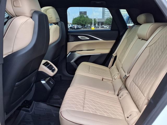 Used 2024 Cadillac Lyriq Luxury w/ Nappa Leather Package AWD/4WD image 4