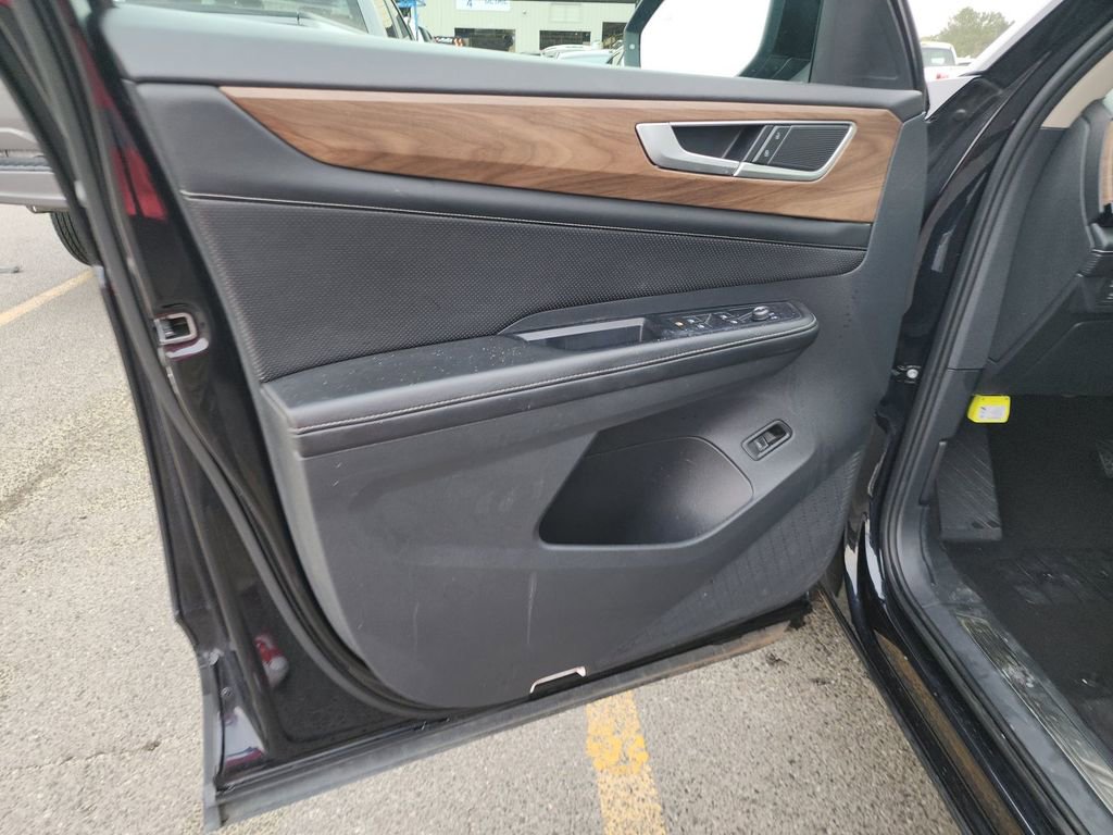 Used 2024 Volkswagen Atlas SE image 9