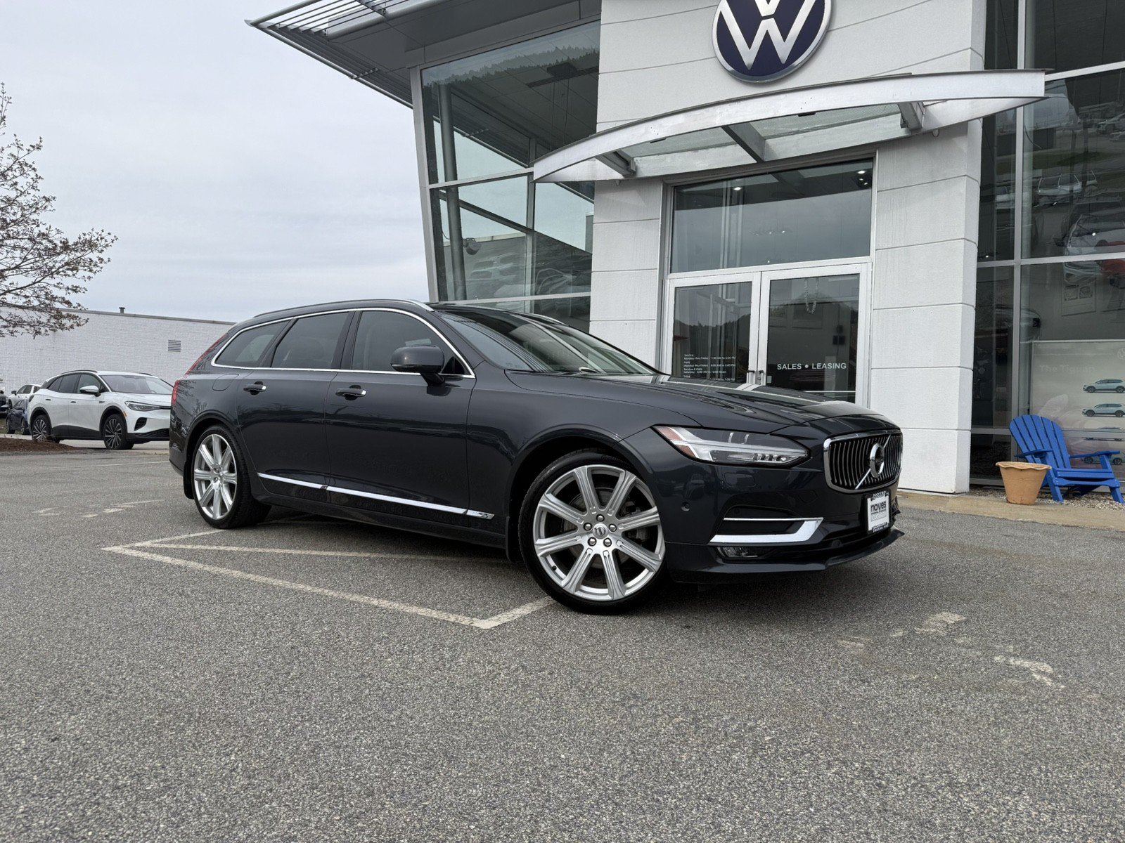 Used 2018 Volvo V90 T5 Inscription FWD image 1