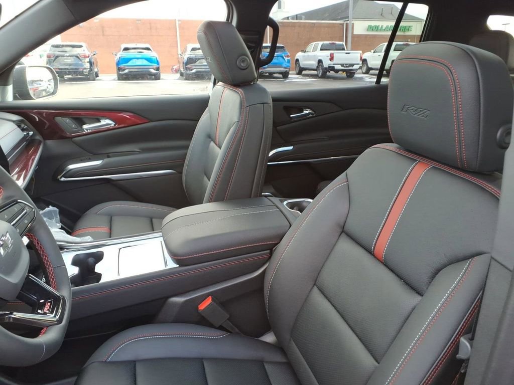 New 2026 Chevrolet Traverse RS w/ LPO, Floor Liner Package image 4