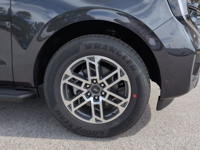 New 2025 Ford Expedition Max Active image 13