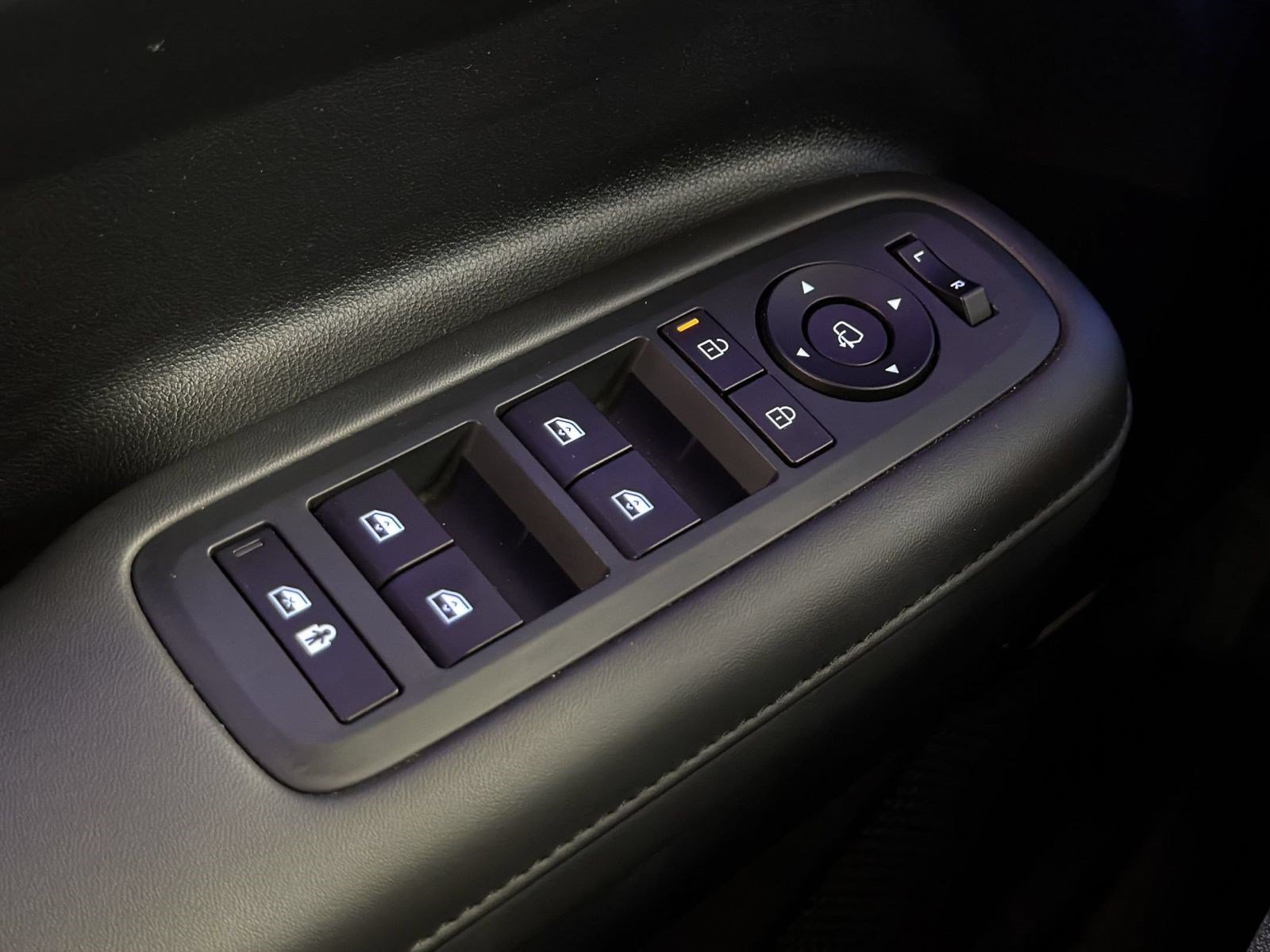 Used 2025 Hyundai Santa Fe Calligraphy FWD image 15