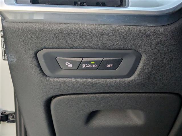 Used 2025 BMW X5 xDrive50e image 10