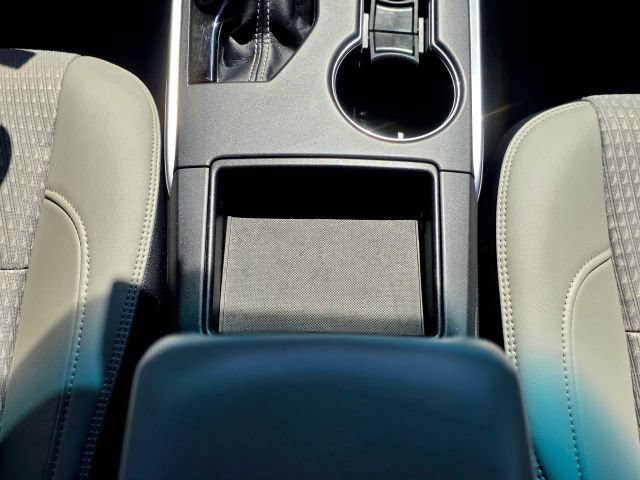 Used 2015 Toyota Camry SE FWD image 28