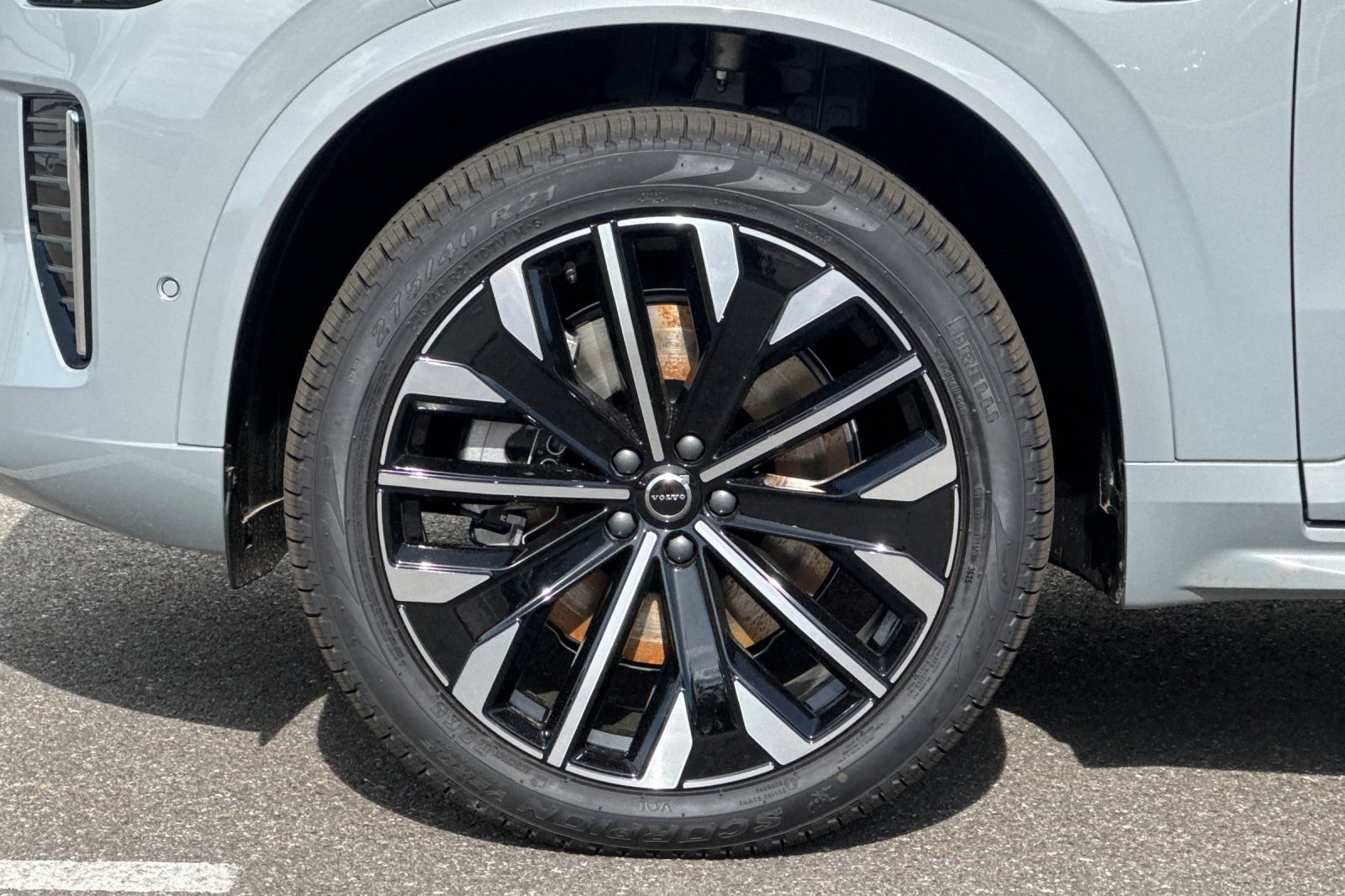 New 2026 Volvo XC90 T8 Plus w/ Protection Package AWD/4WD image 32