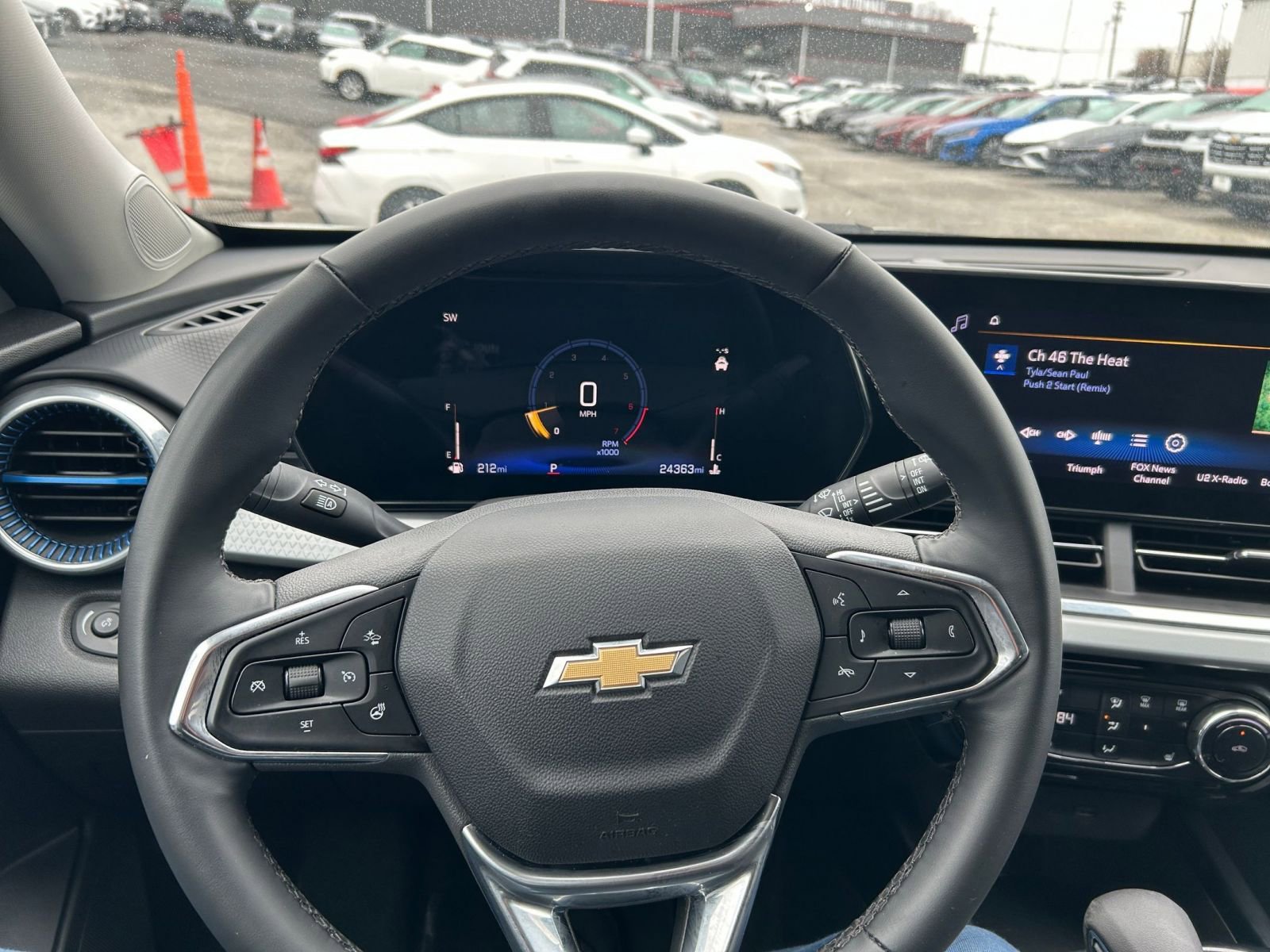 Used 2025 Chevrolet Trax LT w/ LT Convenience Package image 29