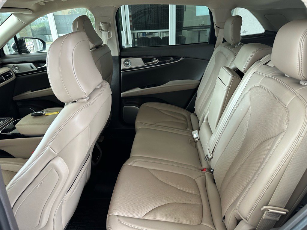 Used 2022 Lincoln Nautilus Reserve w/ Equipment Group 202A image 25