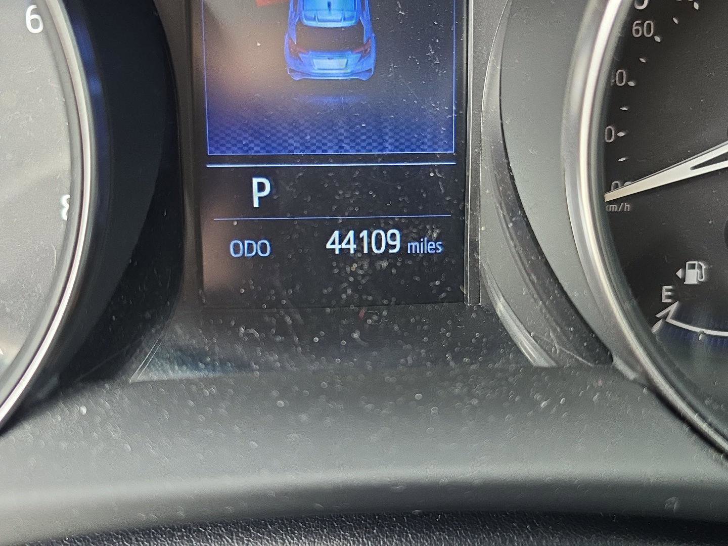 Used 2019 Toyota C-HR LE FWD image 2