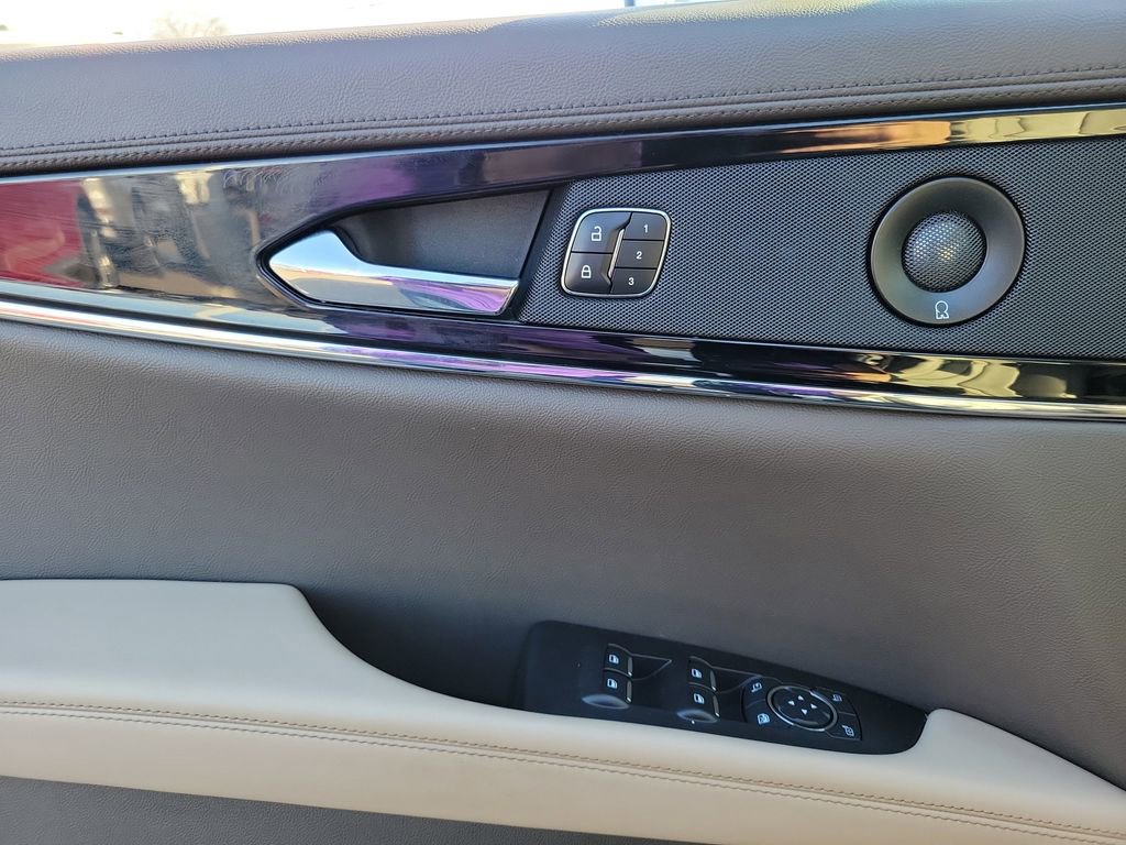 Certified 2023 Lincoln Nautilus Reserve w/ Equipment Group 201A image 18