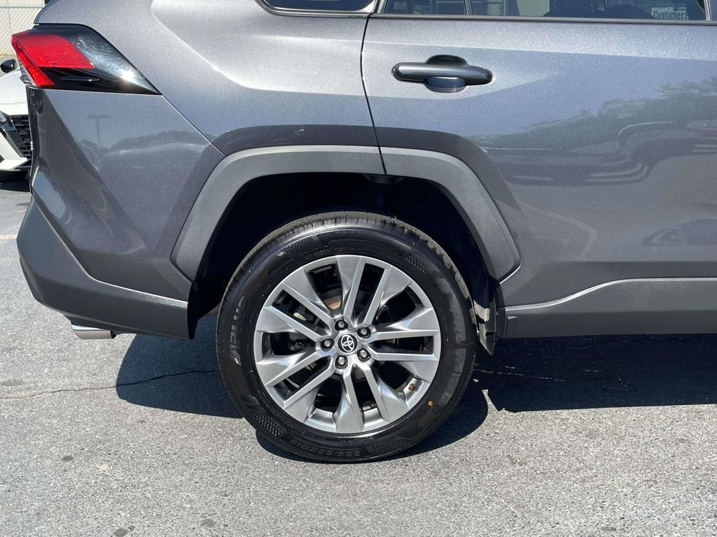 Used 2023 Toyota RAV4 XLE Premium FWD image 9