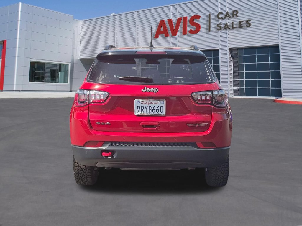 Used 2025 Jeep Compass Trailhawk AWD/4WD image 7