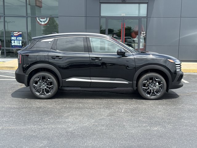 New 2026 Nissan Kicks SR w/ SR Premium Package FWD image 2