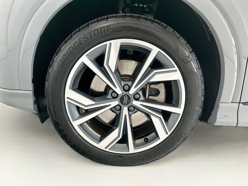 Used 2024 Audi Q4 e-tron Premium AWD/4WD image 28