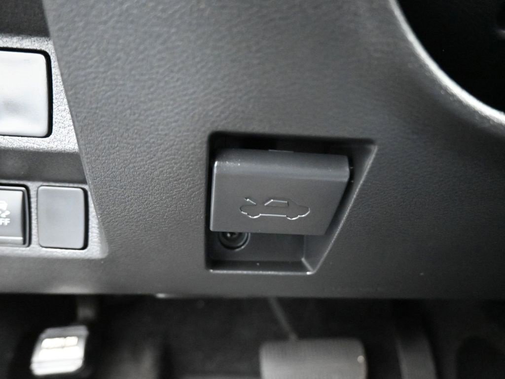 Used 2024 Nissan Frontier SV w/ SV Convenience Package image 27