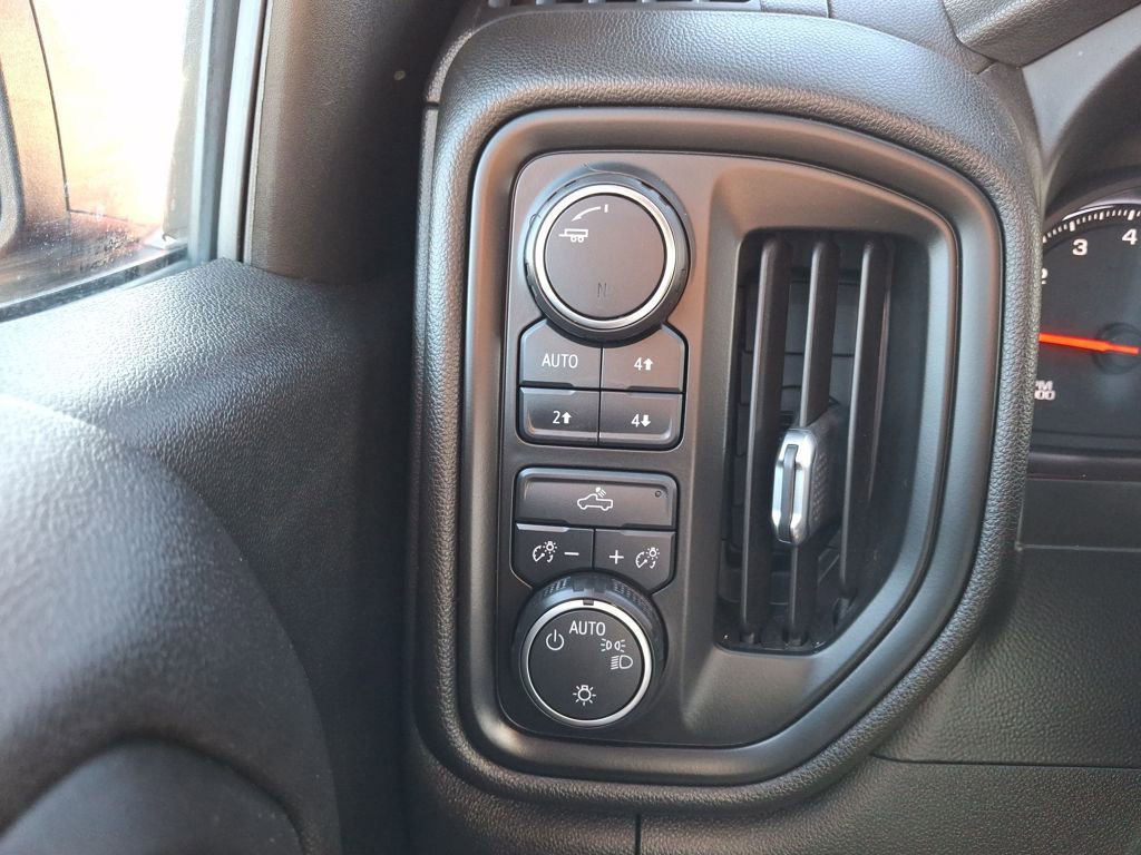 Used 2019 Chevrolet Silverado 1500 Custom Trail Boss w/ Custom Convenience Package image 17