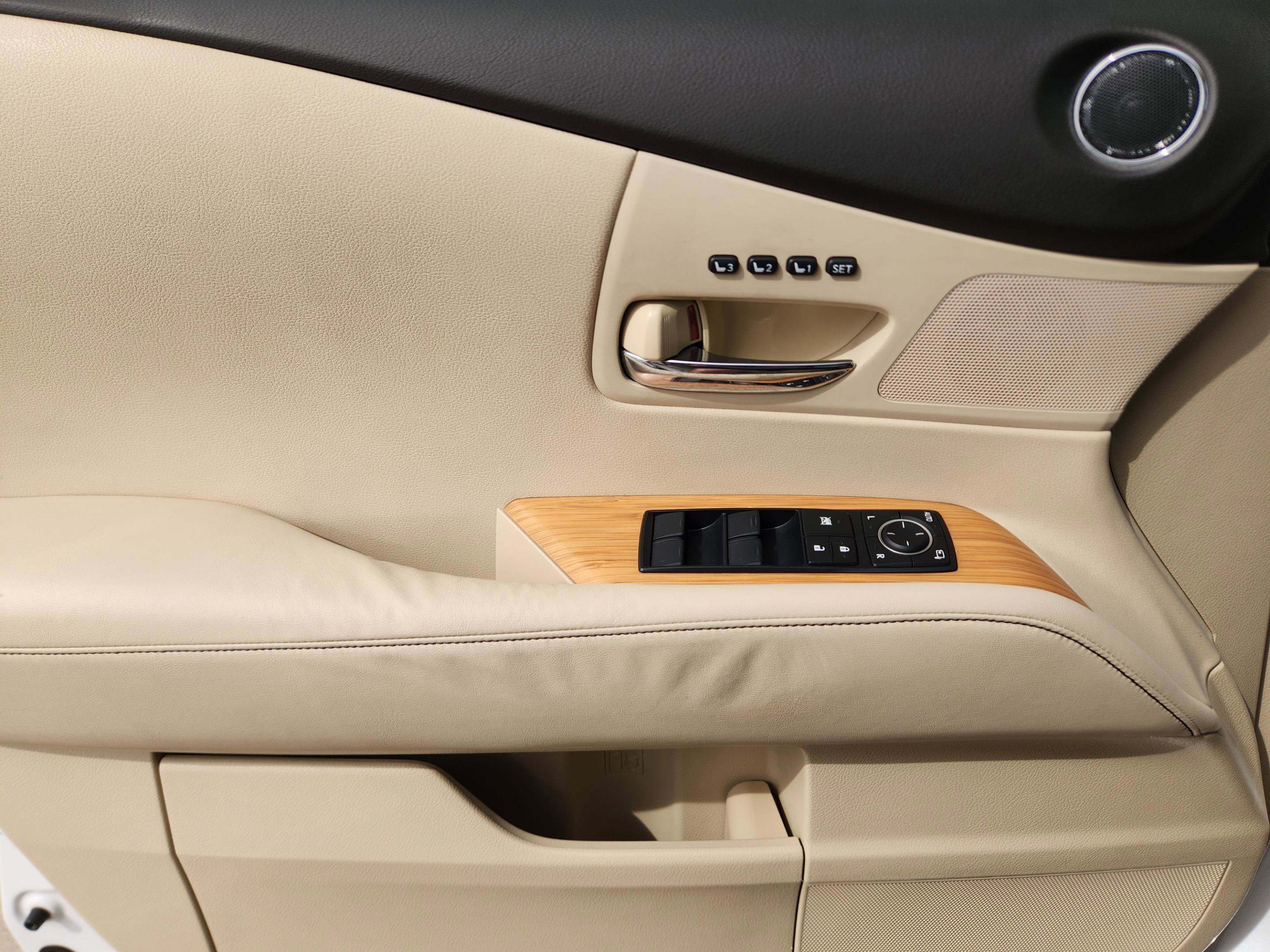 Used 2015 Lexus RX 450h FWD image 22