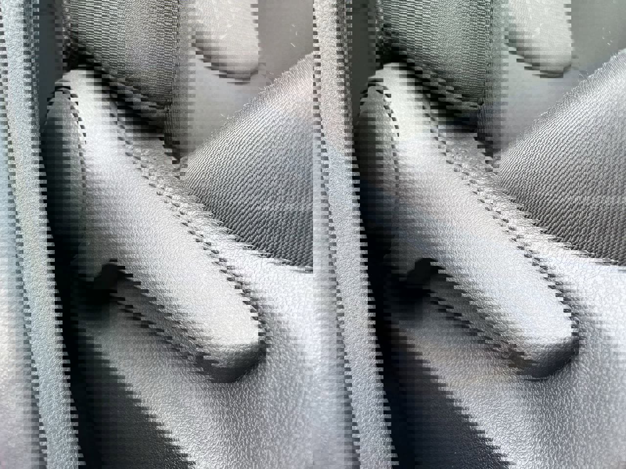 Used 2025 Toyota RAV4 XLE w/ Convenience Package FWD image 27