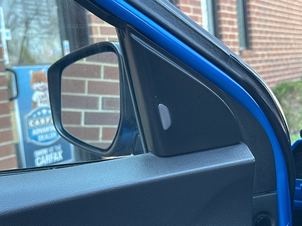 Used 2022 Nissan Kicks S image 32