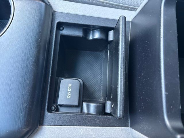 Used 2014 Toyota Camry LE image 31