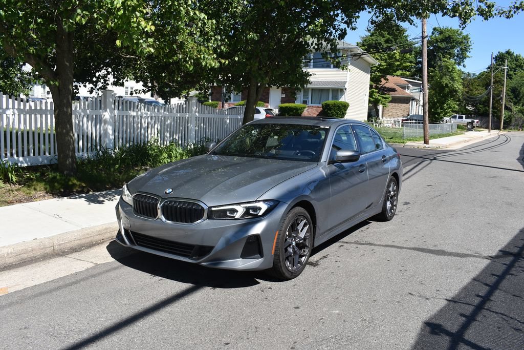 Used 2025 BMW 330i Sedan RWD image 2